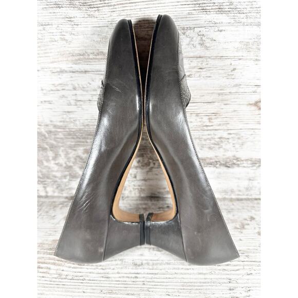 Women's Salvatore Ferragamo Dark Gray Leather Low Heel Pumps Sz 6.5AA (Narrow) - Picture 6 of 10